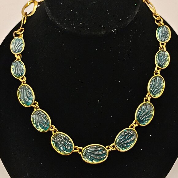 VTG Womens Gold Tone Lucite Chain Necklace Earring Set Textured Elegant Green - Picture 2 of 9